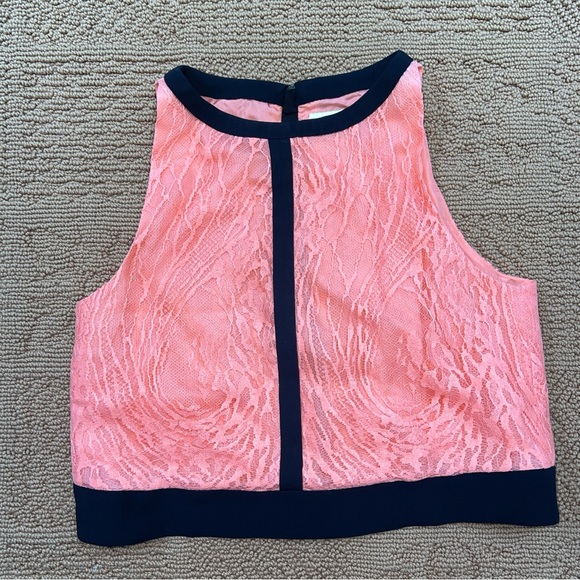 J. MENDEL CORAL LACE CROP TOP AND SHORTS SET - Picture 4 of 11